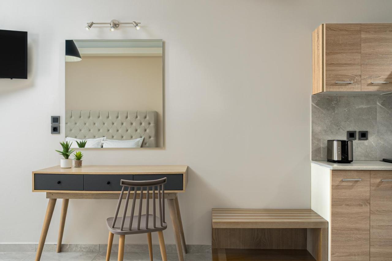 טסיליבי Iris & Rhea Junior Suites מראה חיצוני תמונה